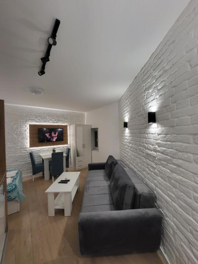 Harmony Suites Sajmiste 外观 照片